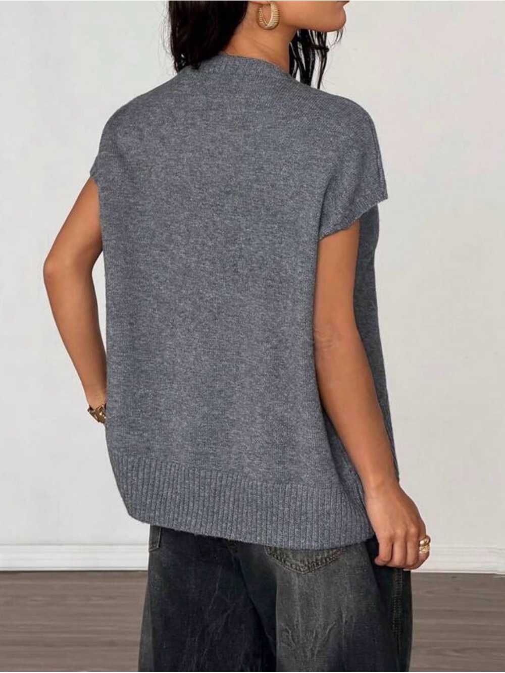 NEW Women's Gray Knit Short-Sleeve Sweater Top - Picture 3 of 4